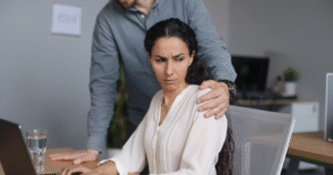 Red Flags Invisibles: 11 Señales Sutiles de Manipulación Emocional Que Ignoras 2